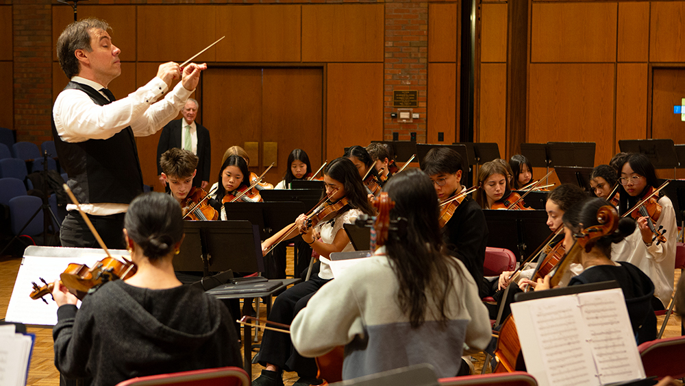 Youth Orchestra with Leandro Gazineo conducting