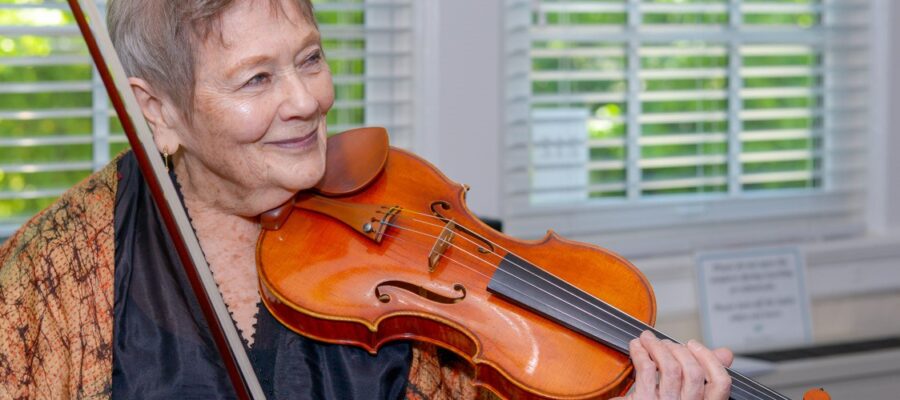 Woman playing the violin